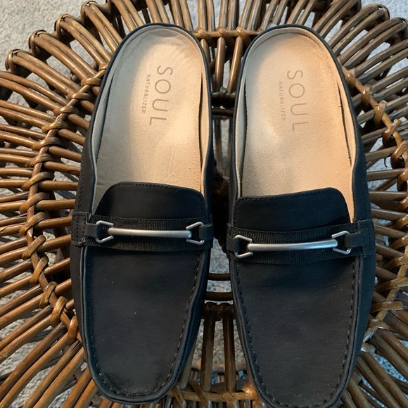 Naturalizer Black Loafers - Picture 2 of 5